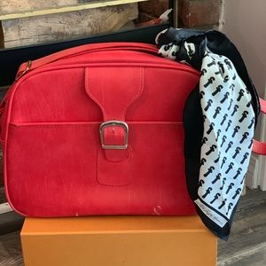 Royal Traveler Carry On